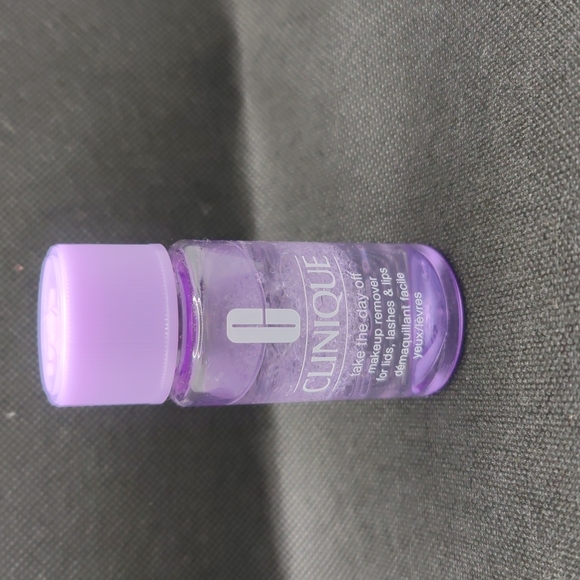 CLINIQUE Skin Care Kit - Picture 3 of 8